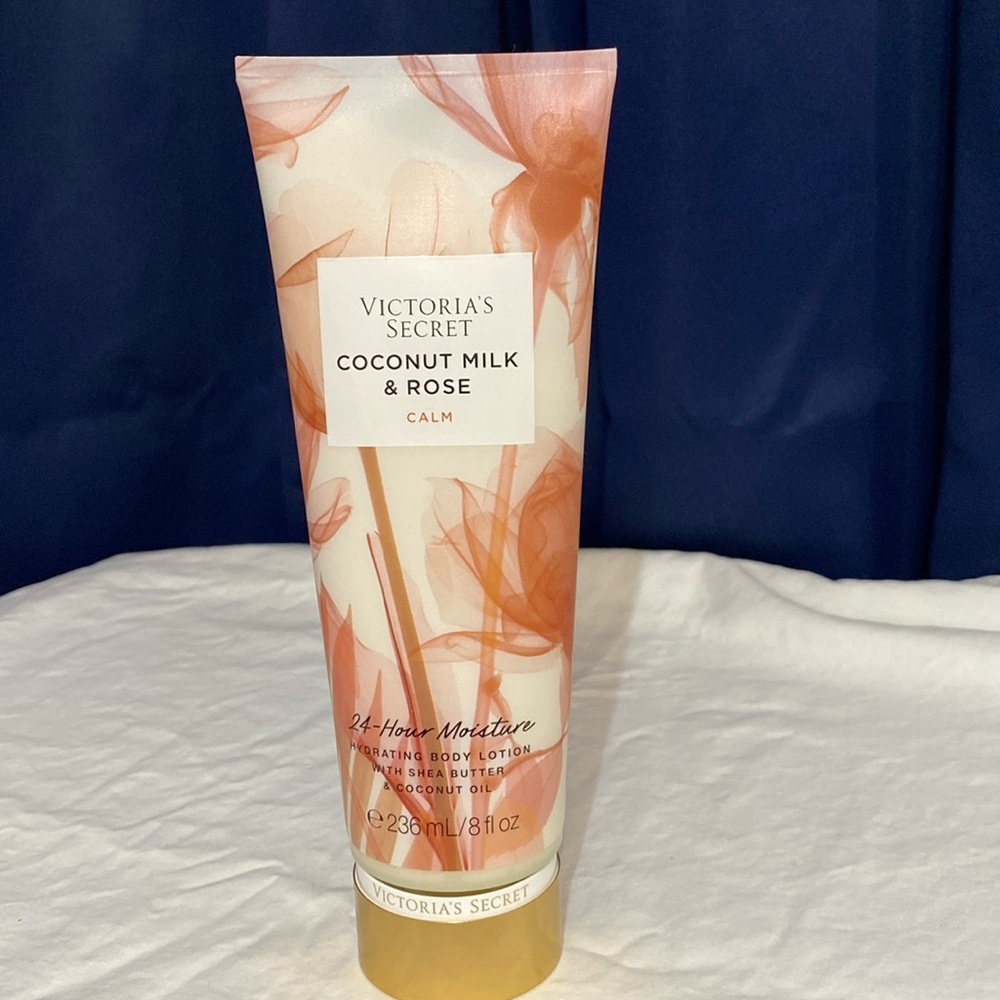 Victoria’s Secret 24 hour moisture lotion 8 oz coconut milk & rose  calm NWT